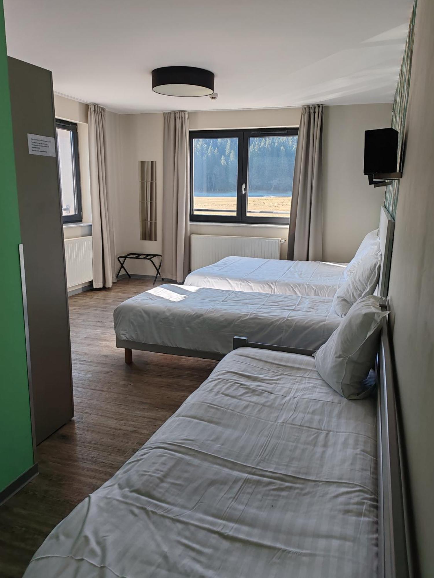 Auberge Du Chateau De Joux La Cluse-et-Mijoux Kültér fotó