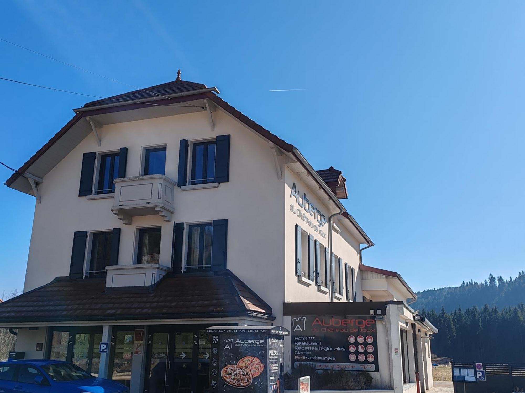 Auberge Du Chateau De Joux La Cluse-et-Mijoux Kültér fotó