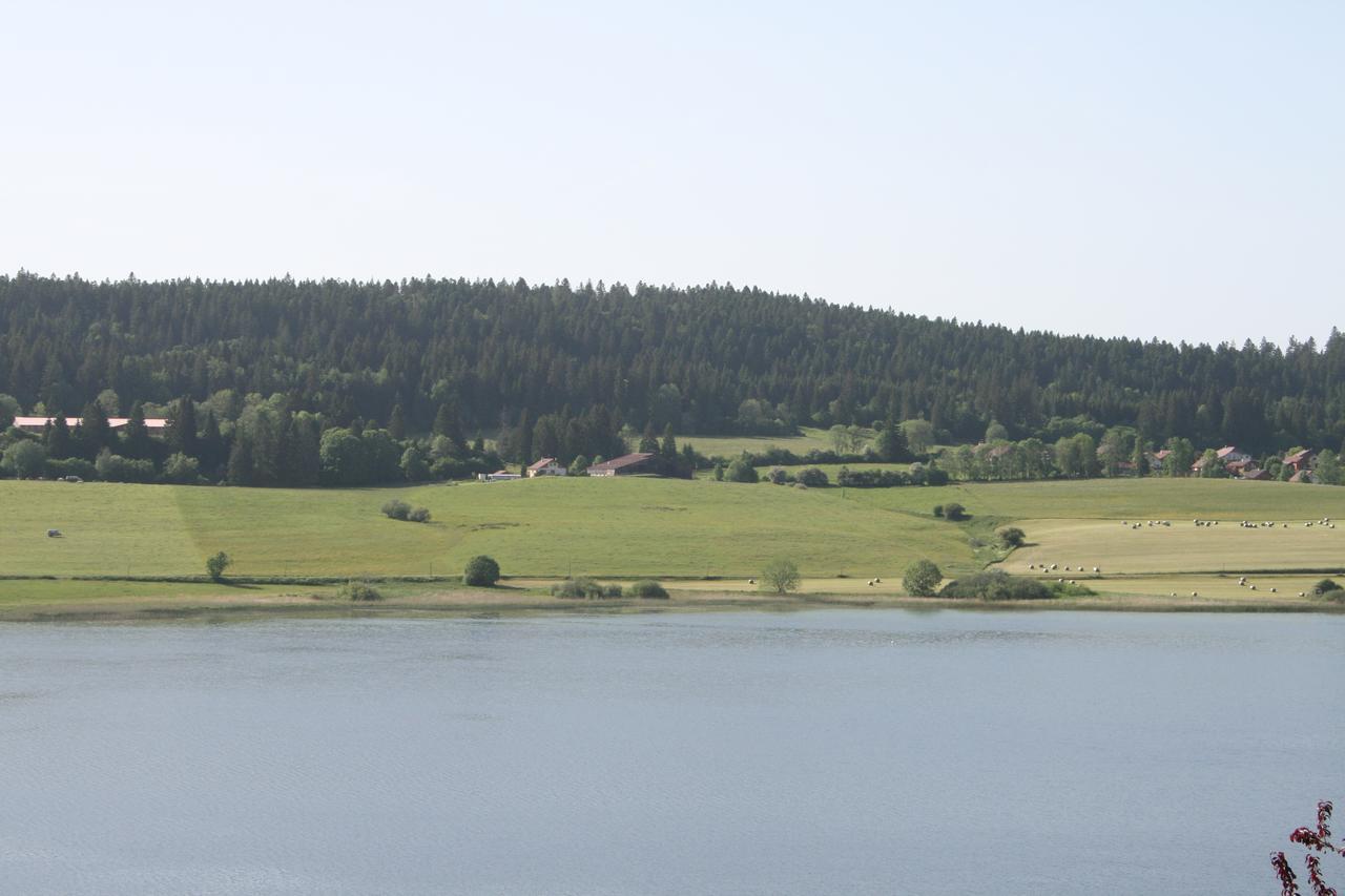 Auberge Du Chateau De Joux La Cluse-et-Mijoux Kültér fotó